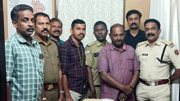 pidiyilaaya-ashokan pidiyilaaya-ashokan