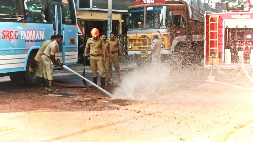 graval-neekkam-cheyyunnu graval-neekkam-cheyyunnu
