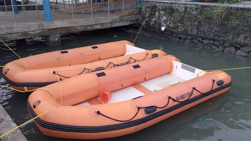 dinghi-boat dinghi-boat