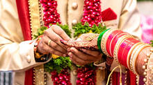 bride-decamps-with-cash-jewellery-mid-wedding-in--gorakhpur