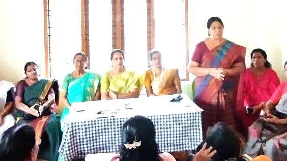01-mahila-congress