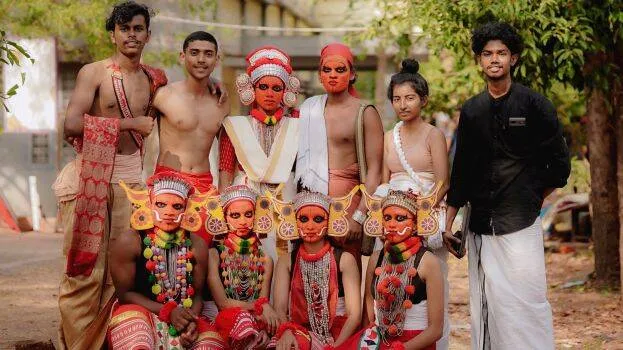 nadakam-