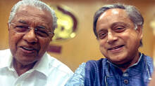 shashi-tharoor-shares-selfie-with-cm-pinarayi-vijayan