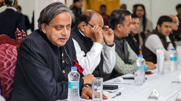 shashi-tharoor