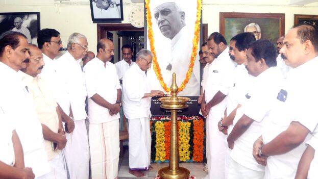 dcc-nehru