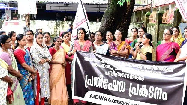 mahila-march