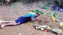 i-want-to-stay-here-too-father-mourns-sons-death-in-bengaluru-stampede