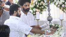 funeral-rites-of-shine-tom-chackos-father-have-been-completed