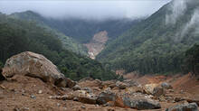 landslide-in-karimattam-forest