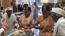 internet-melts-over-93-year-old-buying-mangalsutra-for-wife-jeweller-charges-only-₹20