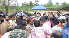 heavy-rain-in-wayanad-locals-protest-against-village-officer