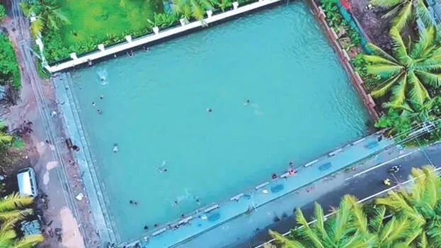 public-pool