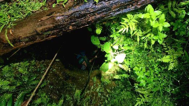 12-santha-at-well