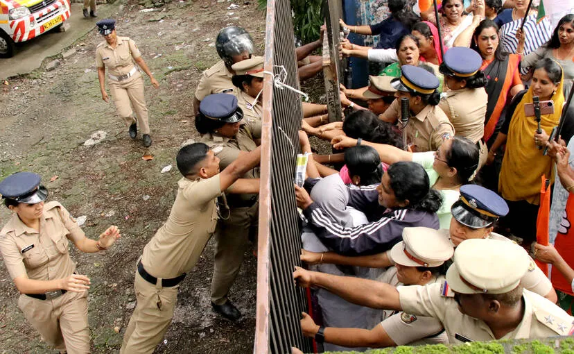 mahila-congres-march