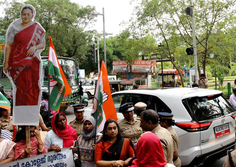 mahila-congres-march