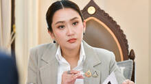 thailand-pm-paetongtarn-shinawatra-suspended