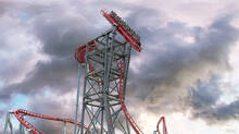 roller-coaster-in-us-gets-stuck