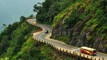 man-jumped-from-thamarassery-ghat