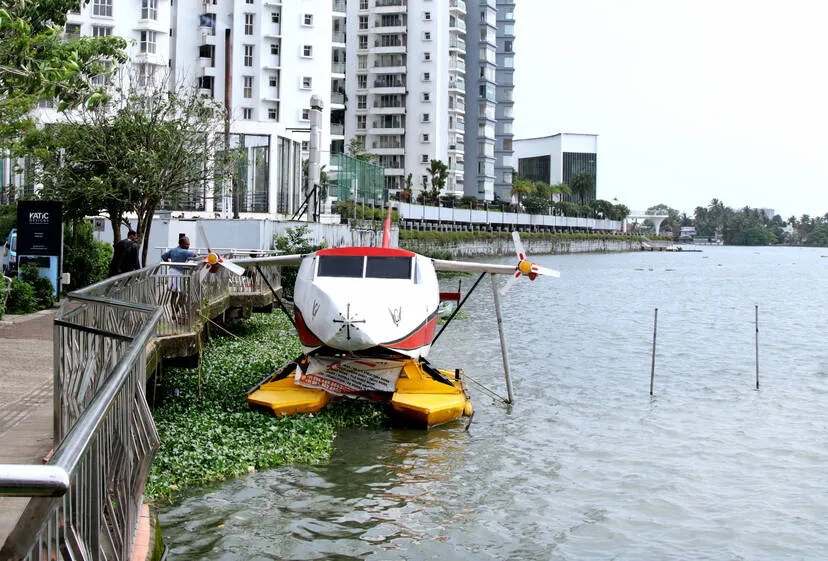 seaplane