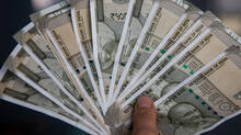 struggling-with-rent-man-gets-rs-2800-from-an-unknown-woman