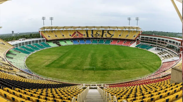 green-field-stadium