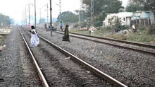 sisters-die-holding-hands-on-railway-track