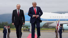 us-b2-bomber-fly-above-putins-head-viral-video