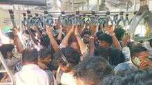 indian-railways-passengers-are-suffocating