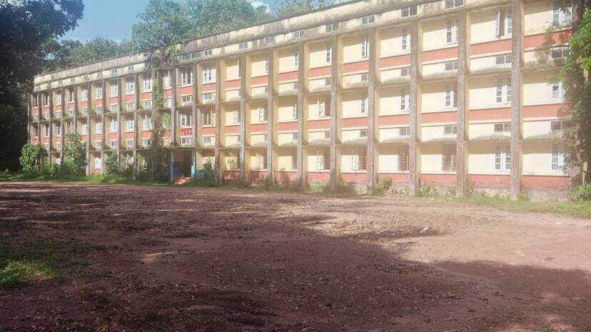 hostel- hostel-