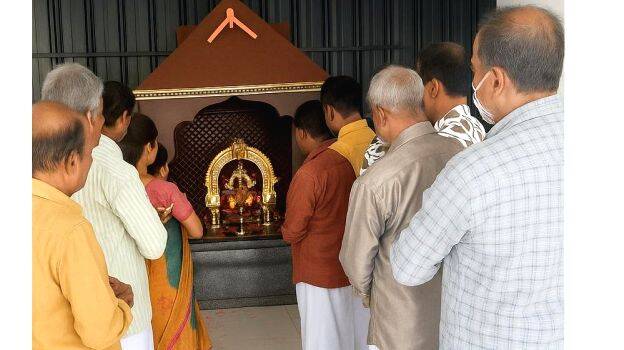 samadhi-dhinam samadhi-dhinam