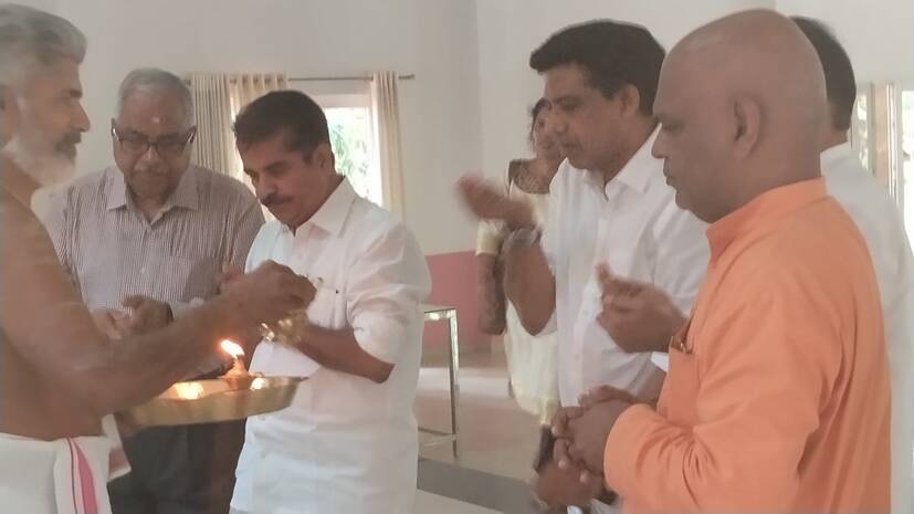 adoor-praksh