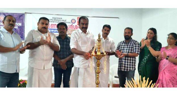 anwar-sadath-mla anwar-sadath-mla