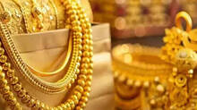 gold-worth-crores-found-from-dust-bin