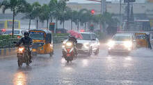 heavy-rain-batters-tamil-nadu-and-8-districts-in-red-alert