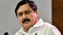 minister-smashes-channel-microphones-for-asking-about-messi-activists-attack-them