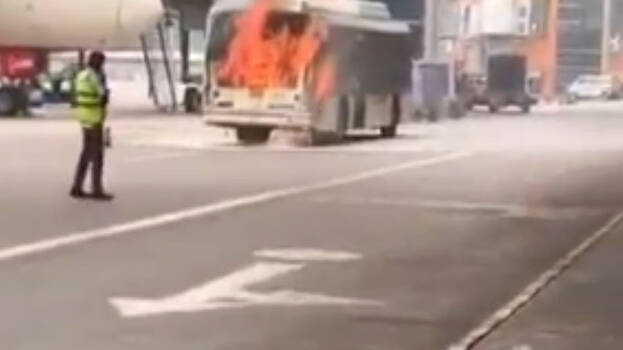 bus-catches-fire bus-catches-fire