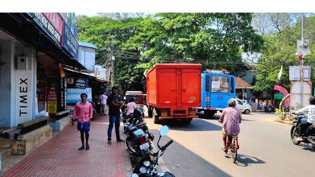 vehicle-parking-on-road-
