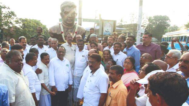 sankar-statue sankar-statue