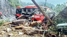 bus-fell-under-landslide-and-six-death-reported