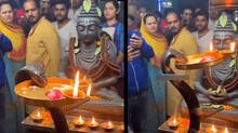 snake-performing-aarti-at-lord-shiva’s-temple