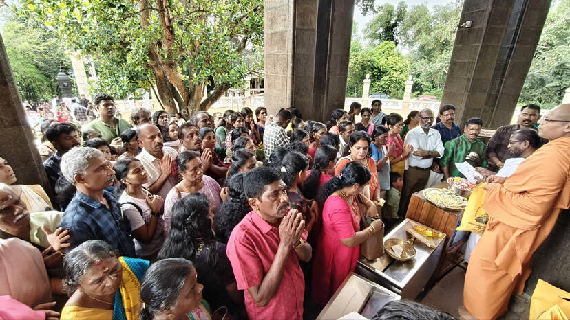 mahasamadhiyil-bhakthar