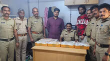 gold-seized-in-walayar-checkpost