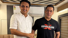 muhamamd-riyas-shared--photo--with--salman-khan