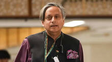 shashi-tharoor-to-cpm