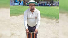 bee-swarm-kills-umpire-during-cricket-match