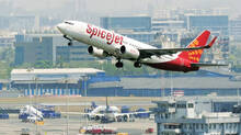 spicejet-flight-with-150-passengers-makes-emergency-landing-in-delhi-due-to-engine-failure