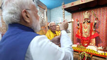 pm-modis-visit-to-thanthania-kalibati-temple-amid-non-veg-ban-row-sparking-attention