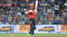 srh-defeated-mumbai-indians-in-high-scoring-thriller