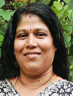 പറവൂർ വള്ളുവള്ളി സ്വദേശി സ്മിത അന്തരിച്ചു