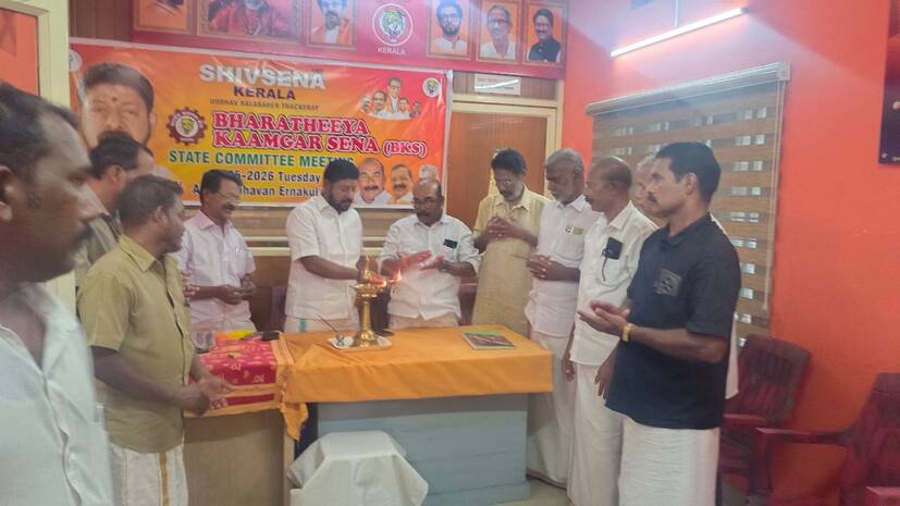 ടാക്സി പെർമിറ്റില്ലാത്ത ഓൺലൈൻ ബൈക്ക് ടാക്സികൾ തടയുമെന്ന് ഭാരതീയ കാംഗാർ സേന